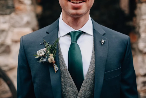 Nature-Inspired Style: How the Hunter Green Tie Grounds Your Look