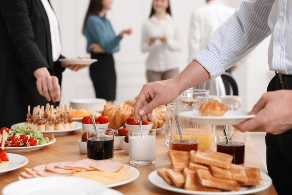 How Corporate Lunch Catering Can Transform the Workday
